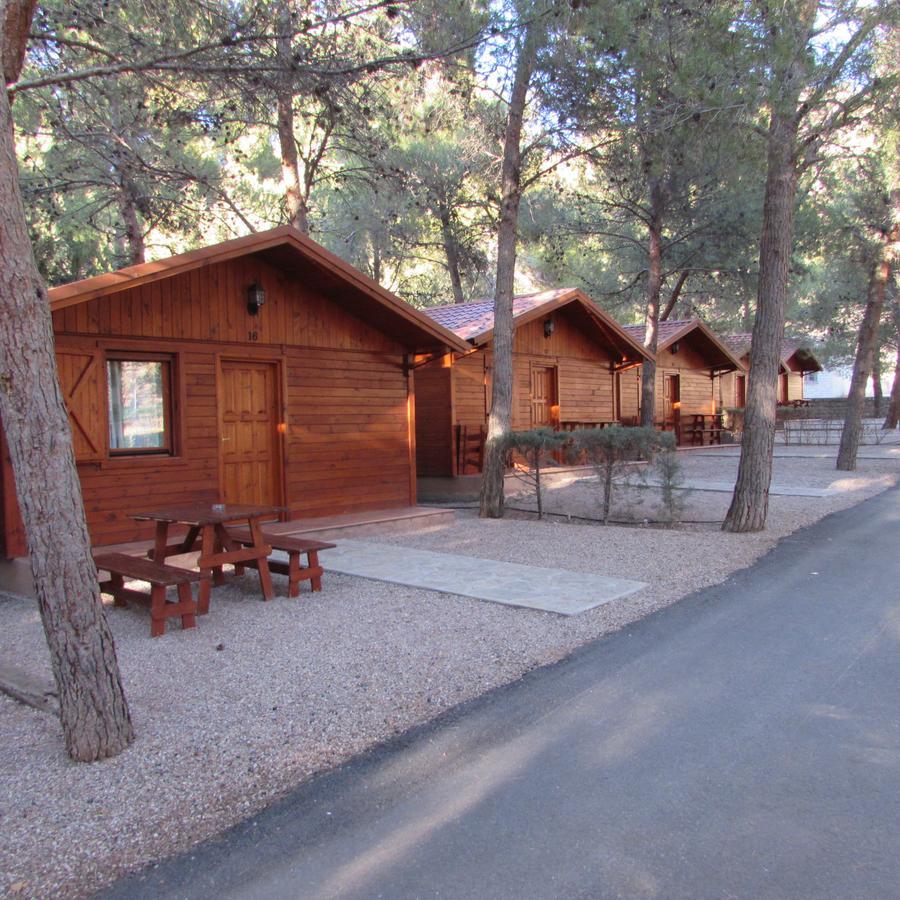 Camping-Bungalows Ciudad De Albarracín エクステリア 写真
